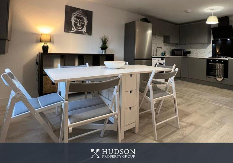 Open Plan Townhouse In Shrewsbury Villa ภายนอก รูปภาพ