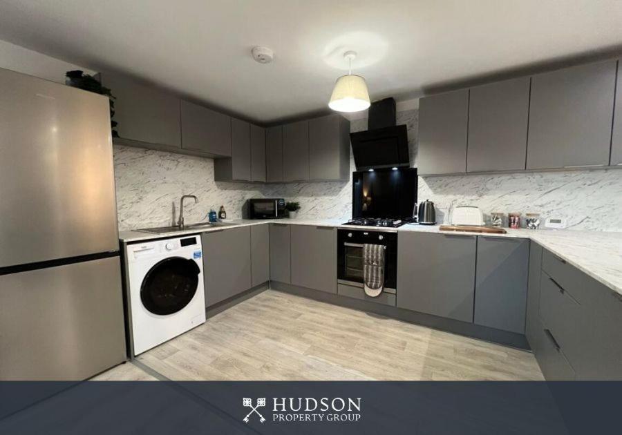 Open Plan Townhouse In Shrewsbury Villa ภายนอก รูปภาพ